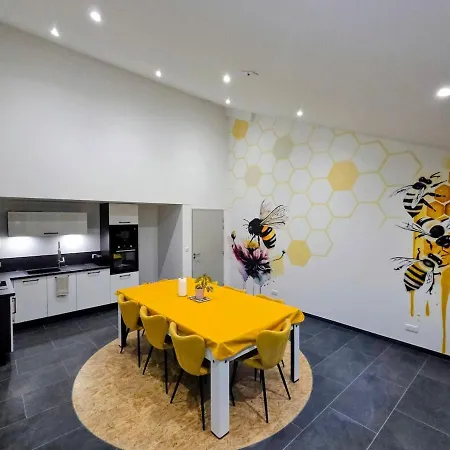 Des Abeilles Pour 8 Personnes *